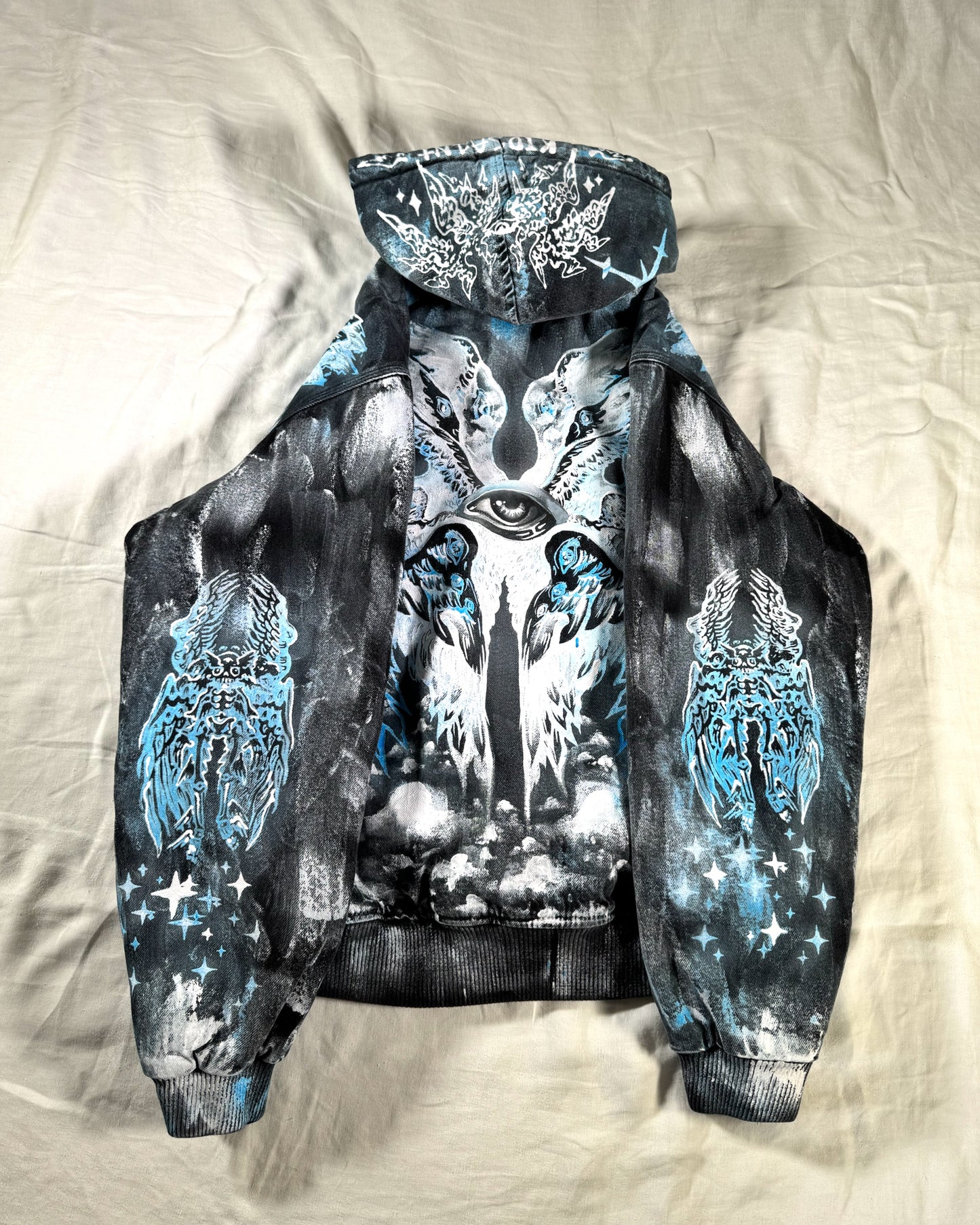 I carry magic that can’t be measured (XL)