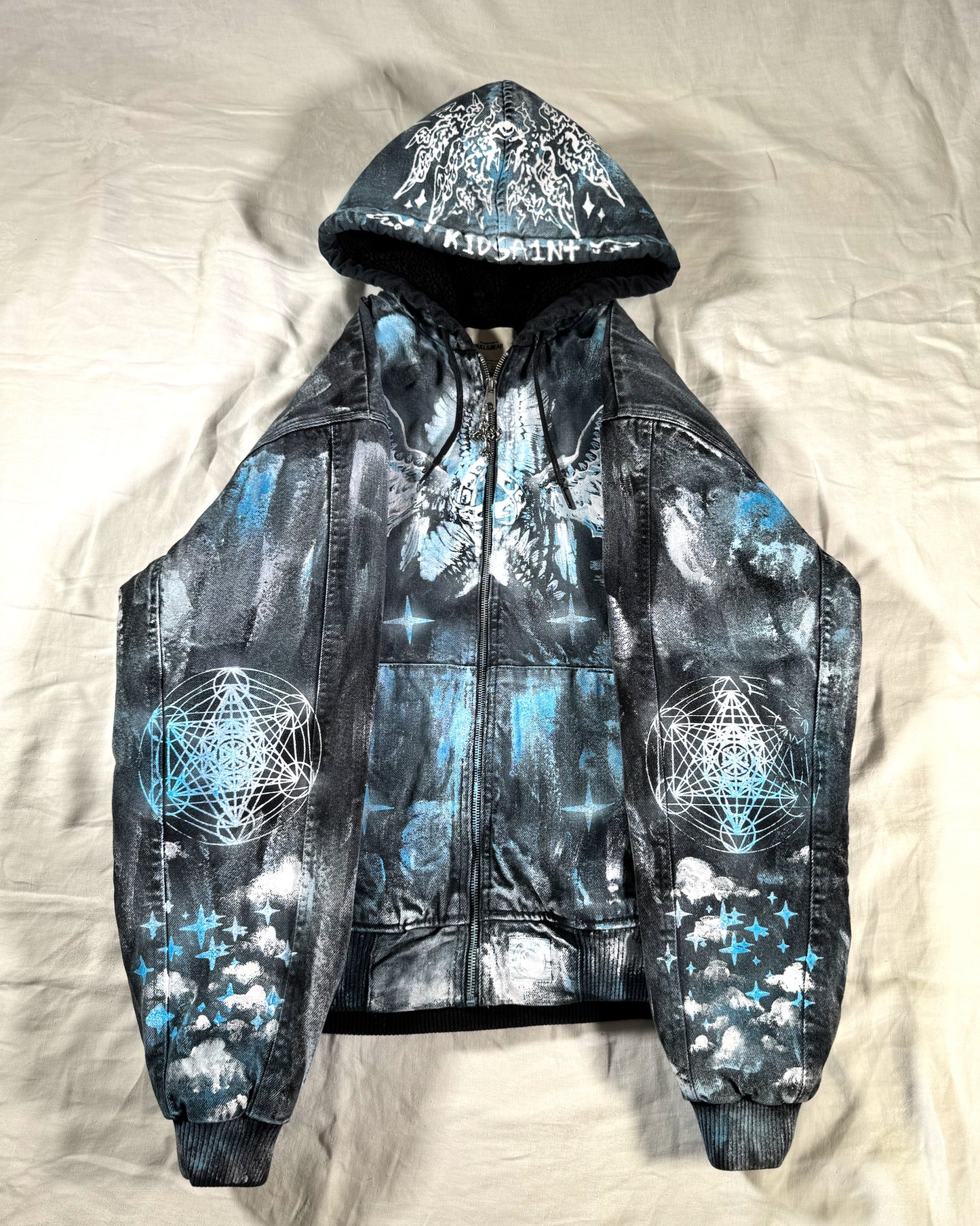 I carry magic that can’t be measured (XL)