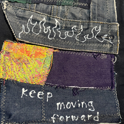 KEEP MOVING FORWARD (L)