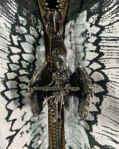 I am learning to accept the parts of myself I used to hide (XL)